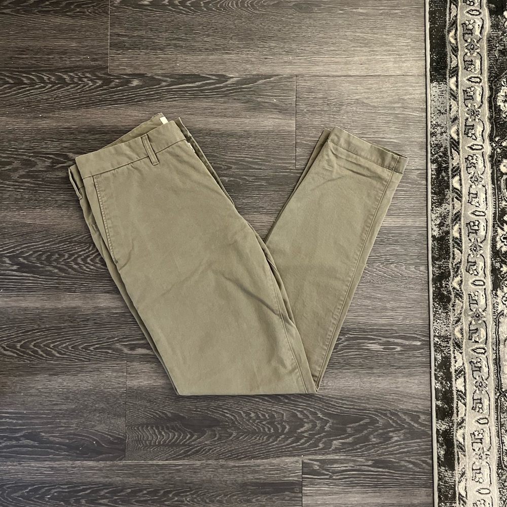 H&M Men’s Slim Fit Chinos Size 32 Olive